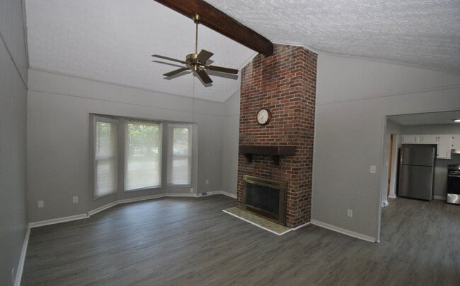Photo - Available 07/27/26 - East Louisville 3 bed, 1.5 bath ranch on corner lot