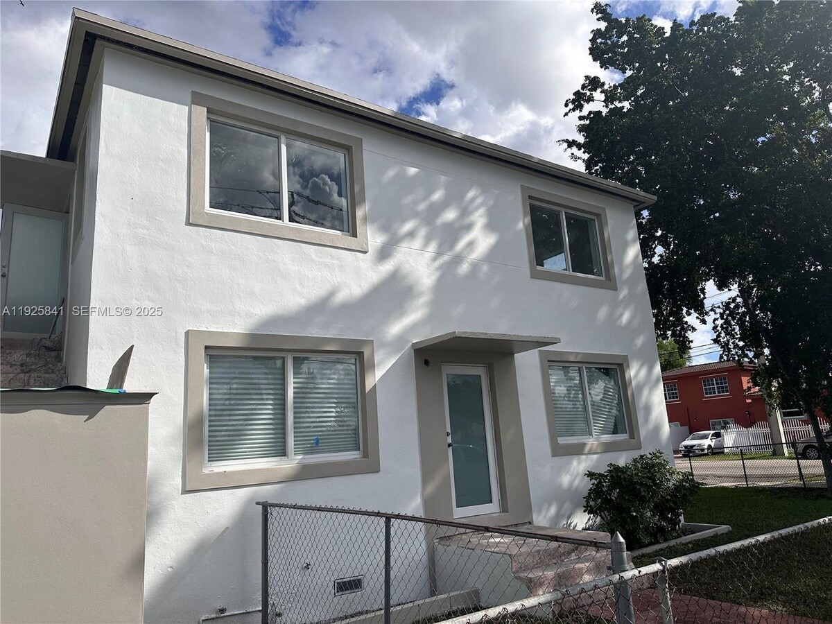 Photo - 1701 NW 34th Ave Unit 1