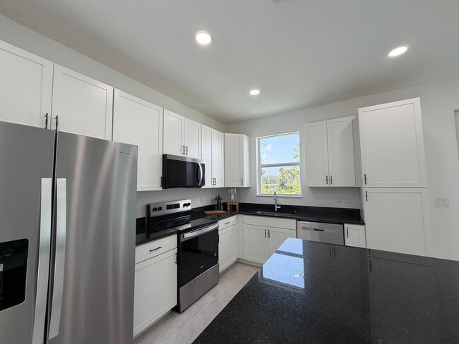 4402 Longwood Lake Sq