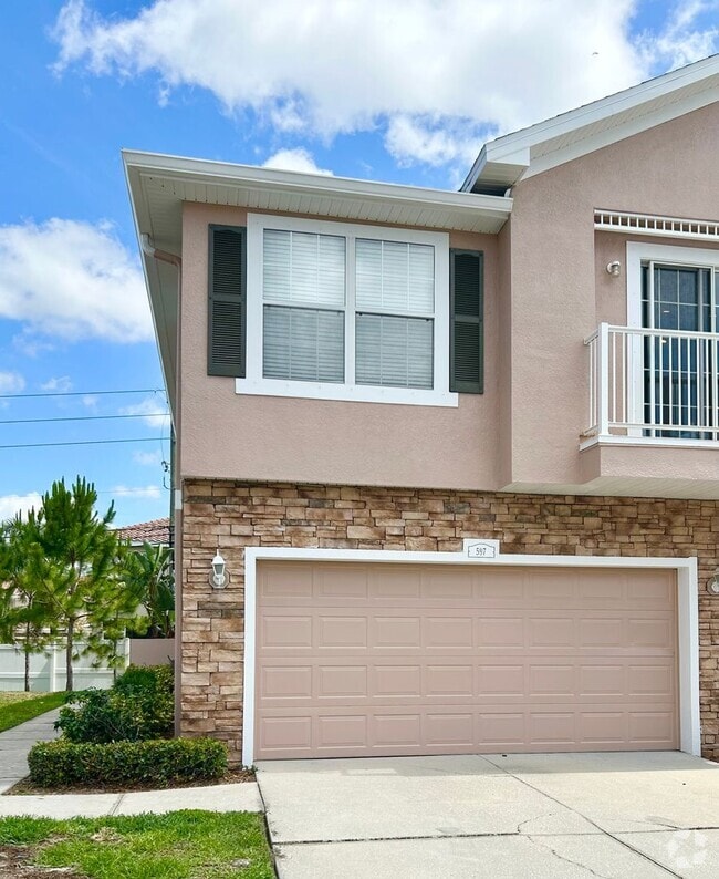 Building Photo - 3 bedroom, 2.5 bath, 2 car garage in a Qui... Rental