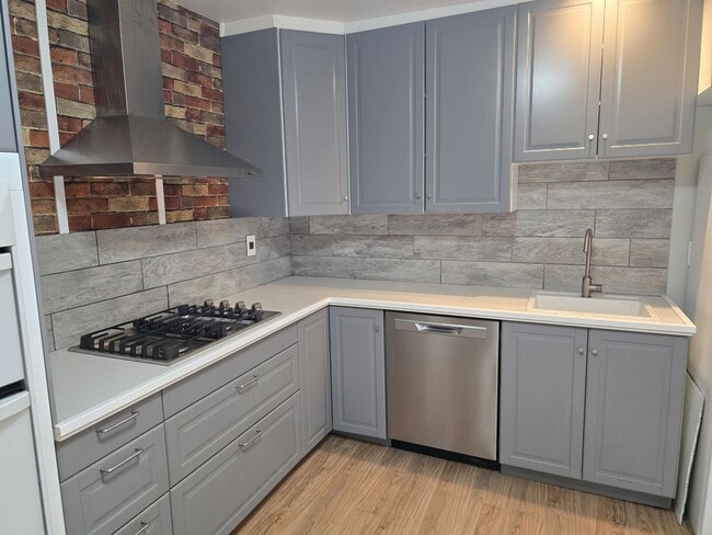 Building Photo - Charming Remodeled Ranch Home in Quiet Tho...