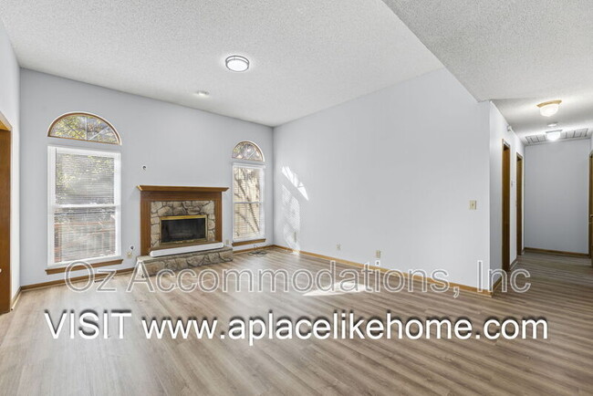 Photo - 15306 Riley St