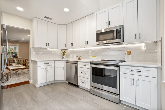Photo - 631 N Tazewell St