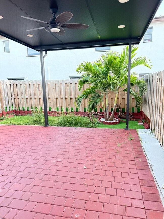 Photo - 12916 SW 233rd Terrace Unidad 0