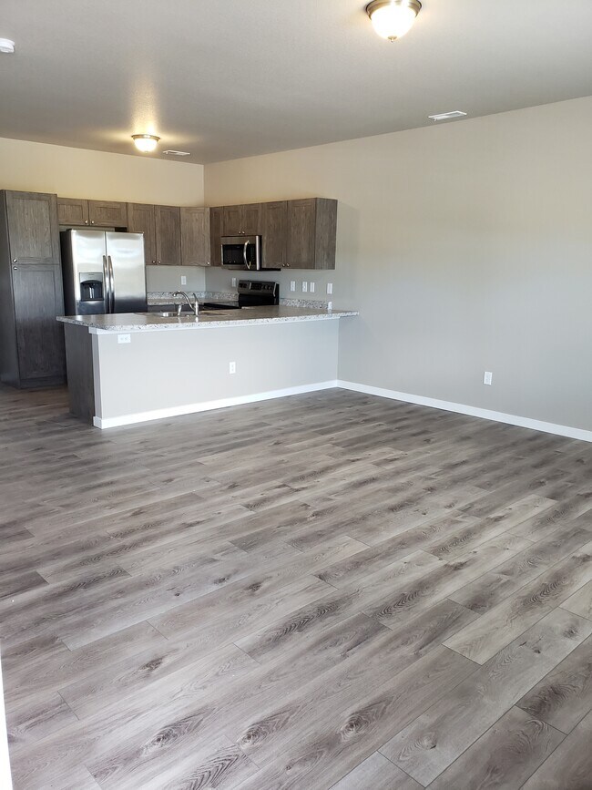 Photo - 4691 Pleasant Port View