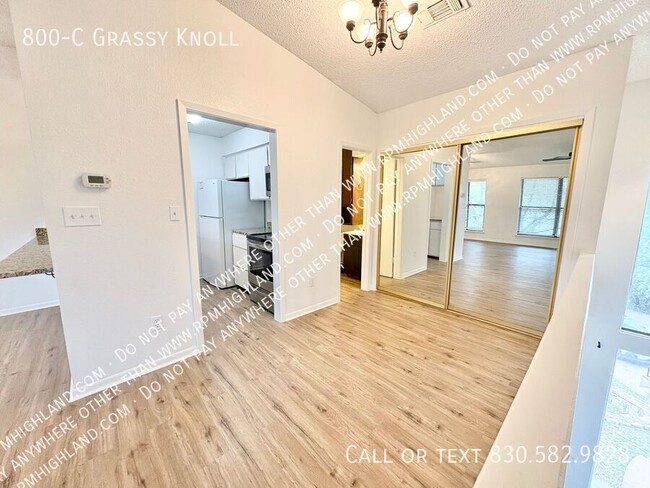 Photo - 800 Grassy Knoll