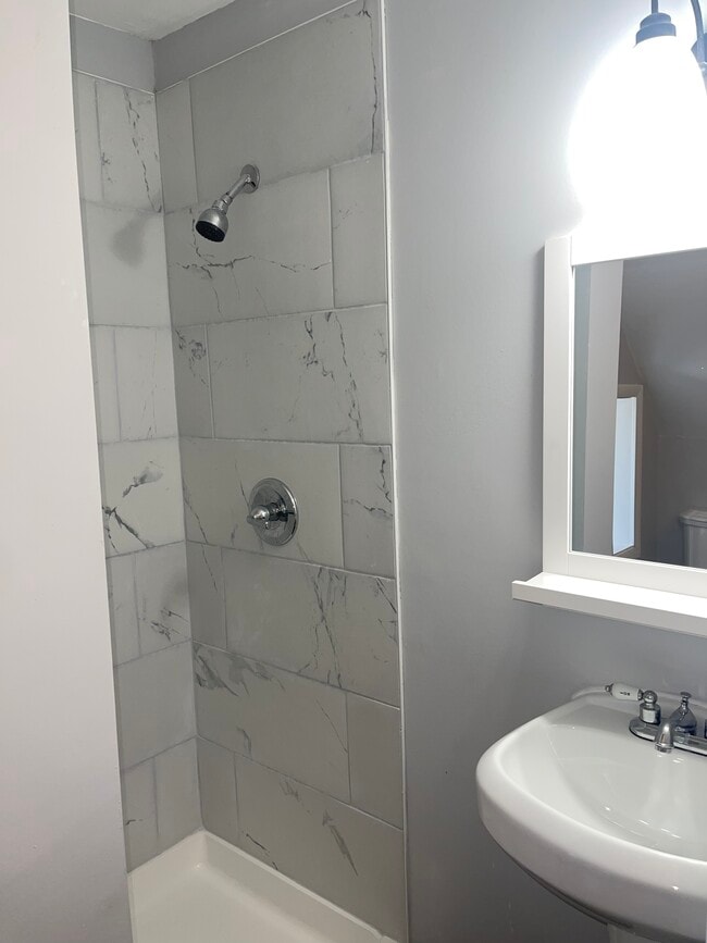 Photo - 3914 Maine Ave Unit 3rd Floor