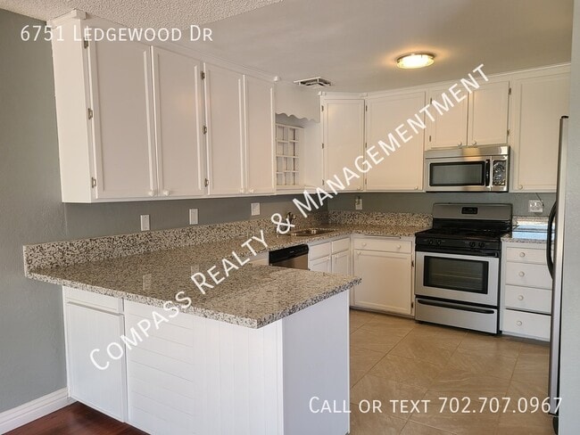 Building Photo - 6751 Ledgewood Dr