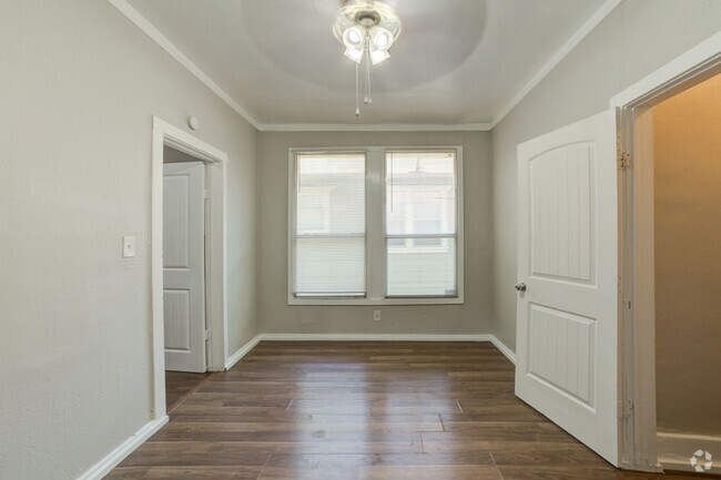 Building Photo - N Rosedale Ave Duplex Unit 219 B Rental