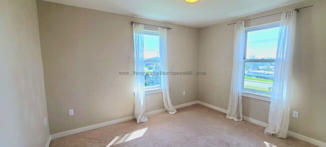 Photo - Spacious 3 bed /2 Bath Condo at Ferguson F... Unidad # 308