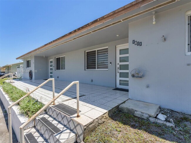 Photo - 1811 SW 97th Terrace Unit 2