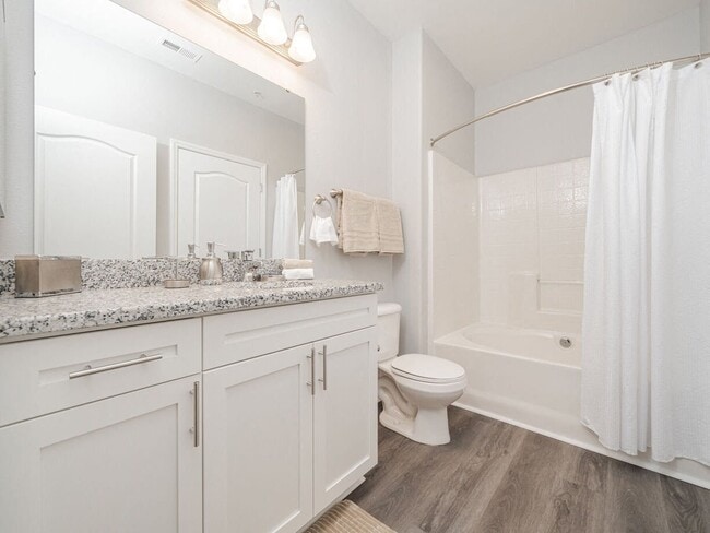 Photo - Brentmoor Apartments