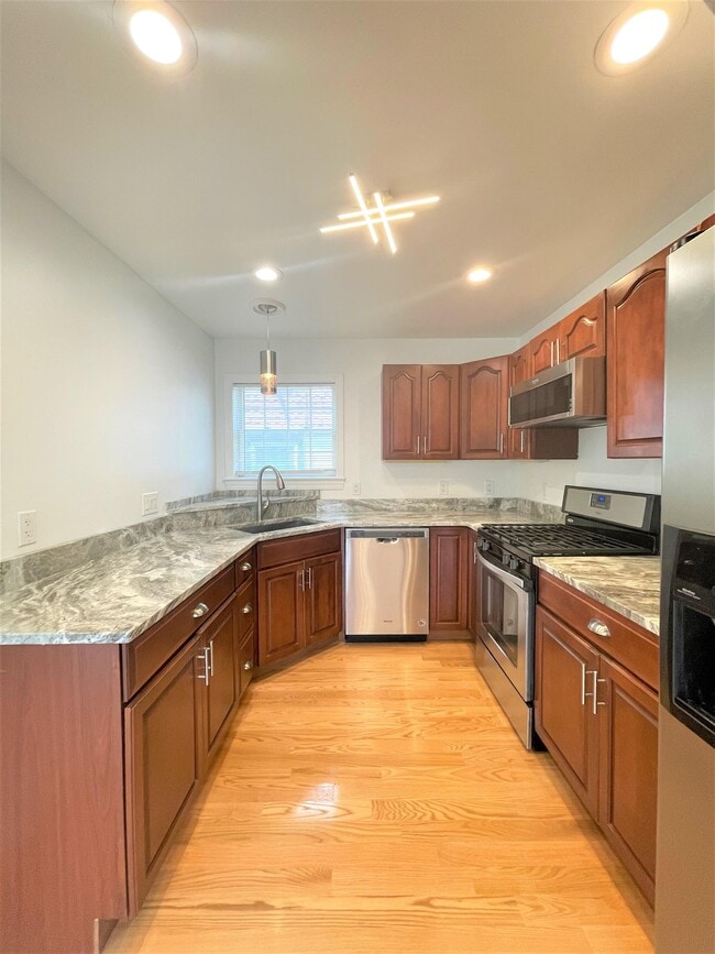 Photo - 28 Lambert St