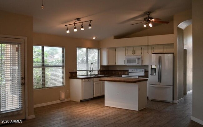 Photo - 1476 E Silver Creek Rd