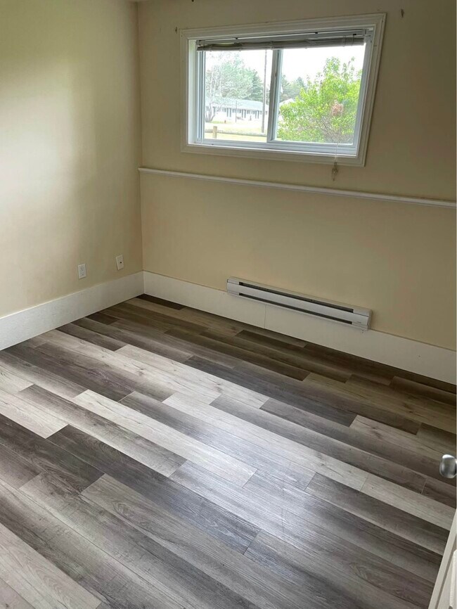 Photo - 770 Riverside Dr Unit Apt 5