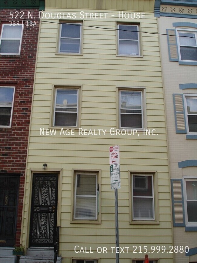 Building Photo - 522 N Douglas St Rental