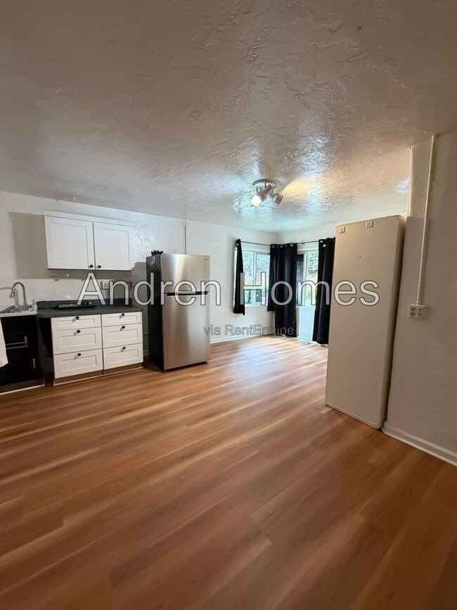 Building Photo - 10110 Soquel Dr Unit 10