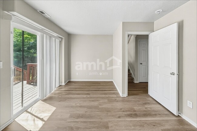 1384 Fowler Ave