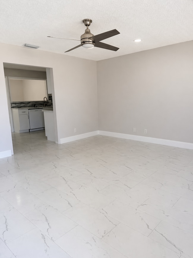 Photo - 9448 Saddlebrook Dr