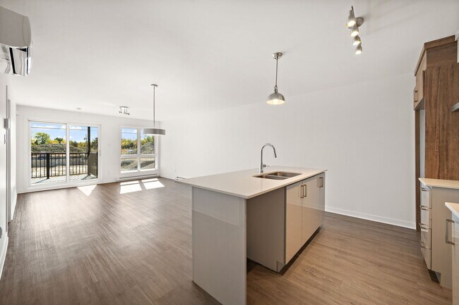 Photo - 1375 Crois Sherwood