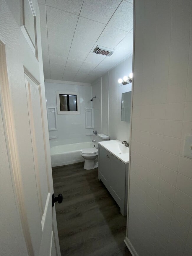 Photo - 1614 Parklane Dr