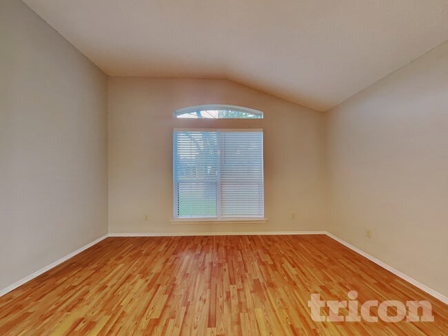 Photo - 202 Cutting Horse Ln