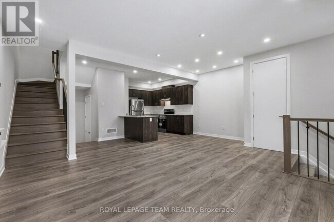 Photo - 334 Catsfoot Walk