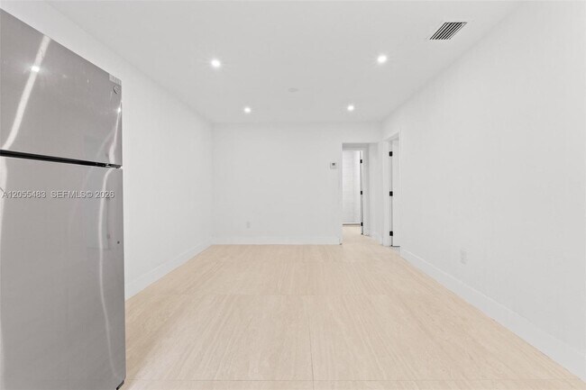 2440 SW 3rd St Unit 2