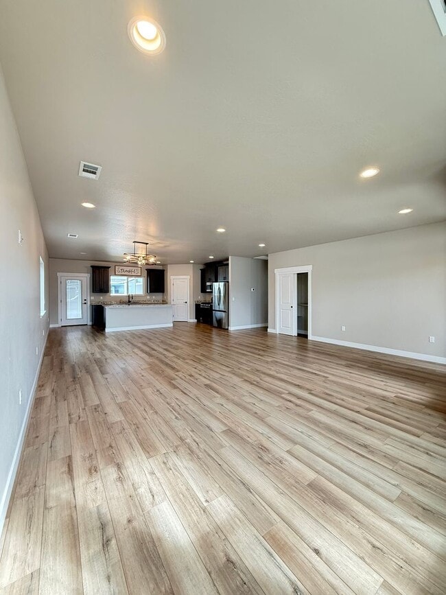 Photo - Beautiful 3 Bed / 2 Bath Home in Agate Meadows – White City