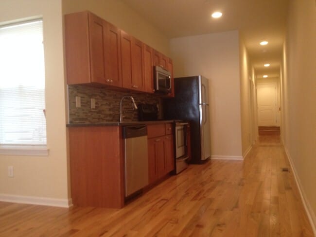 Building Photo - 415 N 41st St Unit 1