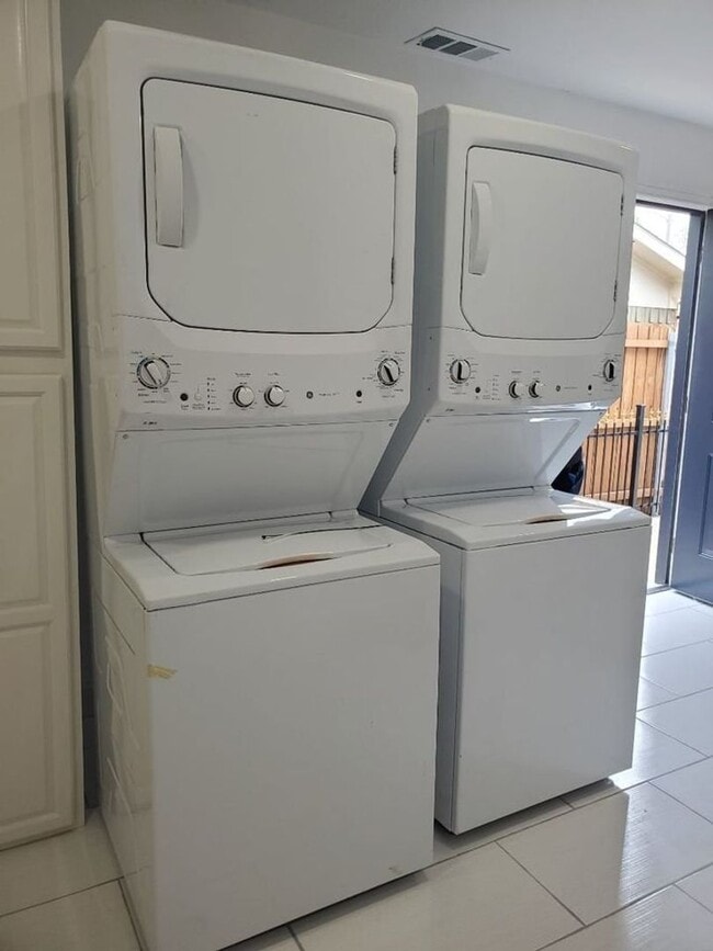 Photo - Studio for Rent in Lewisville