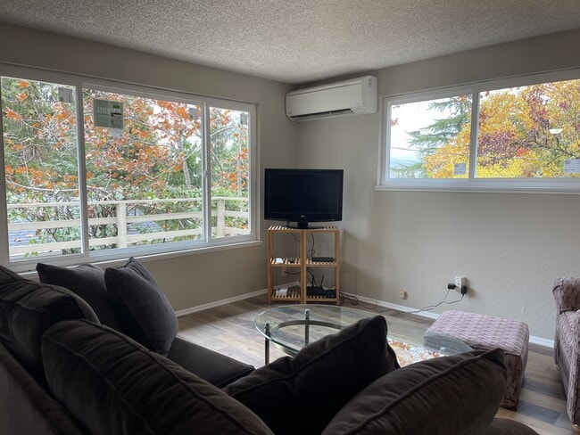 Photo - 268 Gresham St
