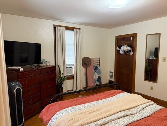 Photo - 4 Bedroom Townhome Across Street from JMU