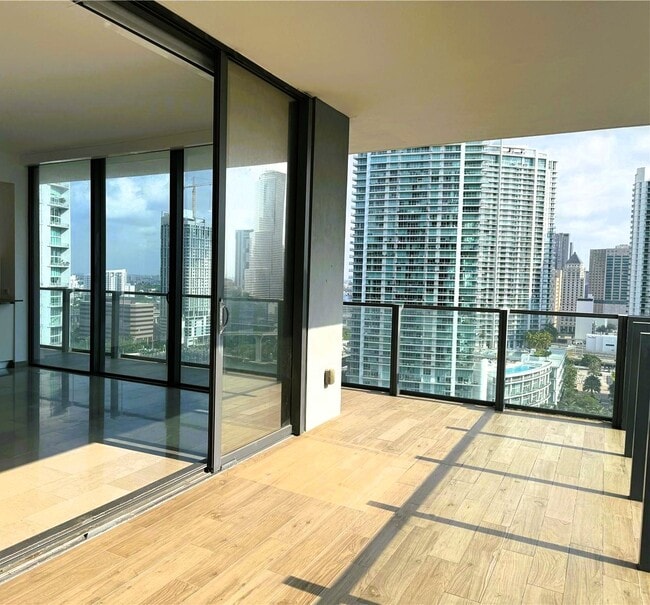 88 SW 7th St Unit 1711