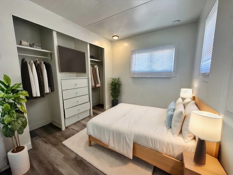 Photo - 500 S Main St Unidad 18