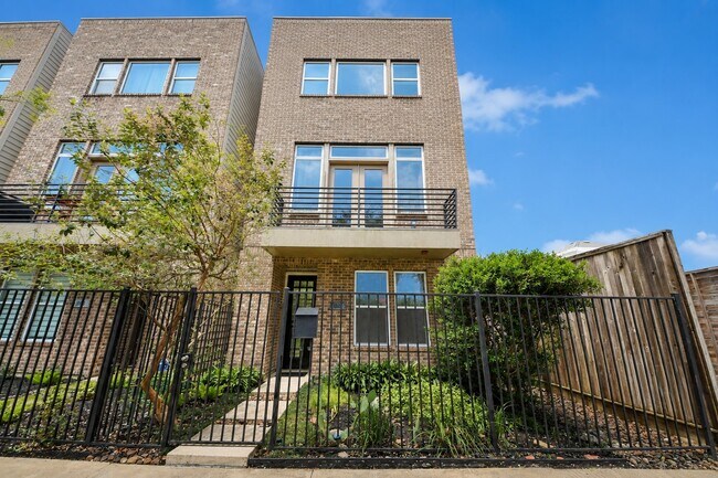 Photo - 1807 W Webster St