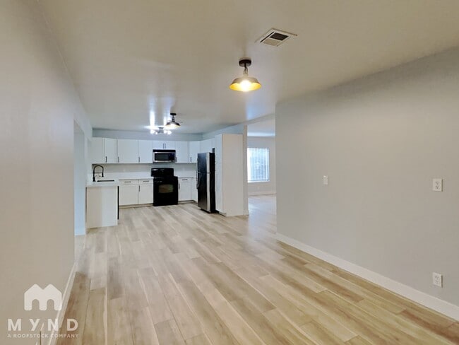 Photo - 1517 S Christy Ln