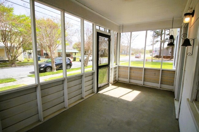 Photo - 525 E 2nd St Unidad A