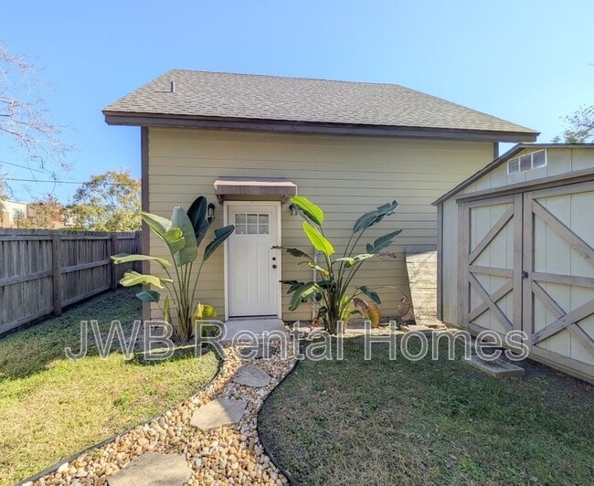 Building Photo - 1731 Silver St