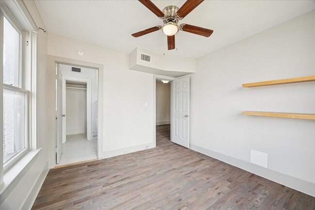 Photo - 1632 Hawthorne St Unit 3