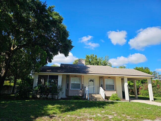 Photo - 2115 MacFarland Dr