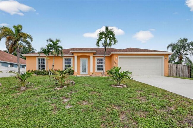Photo - 497 SW Lacroix Ave