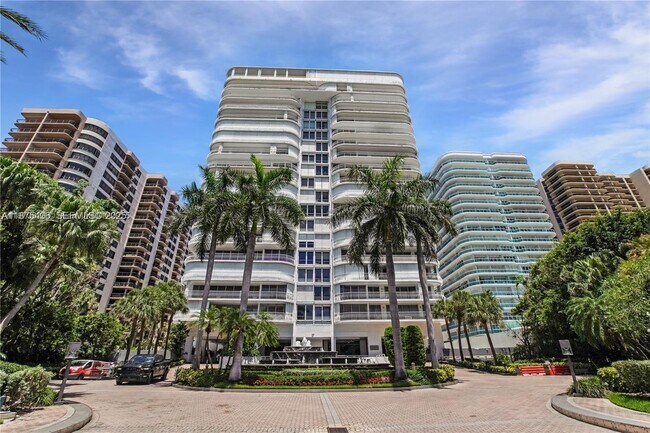 Building Photo - 10155 Collins Ave Unit 303