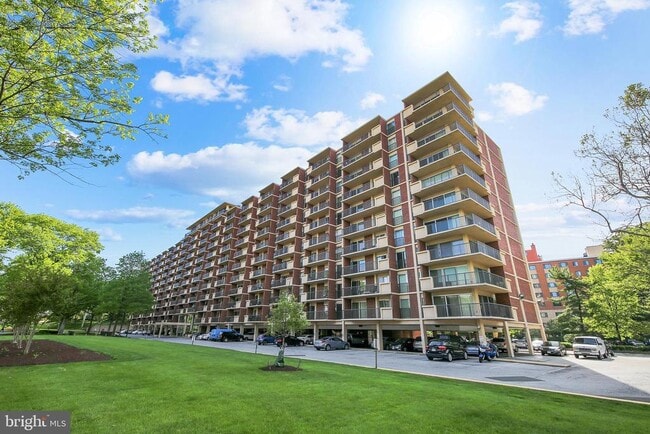 Photo - 1300 Army Navy Dr Apartment Unit 604