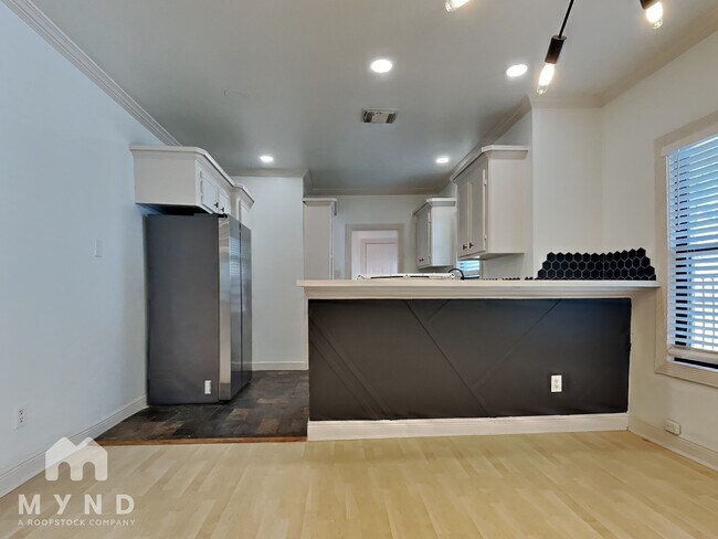 Photo - 2214 Isabella St Casa