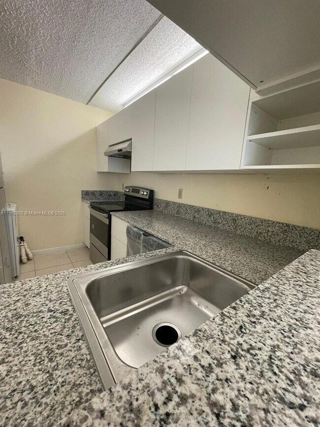 Photo - 820 Twin Lakes Dr Unit 820