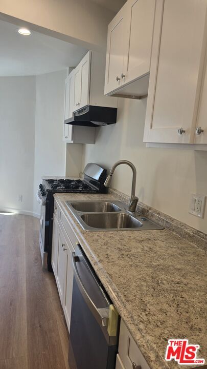 Building Photo - 4150 W Pico Blvd Rental