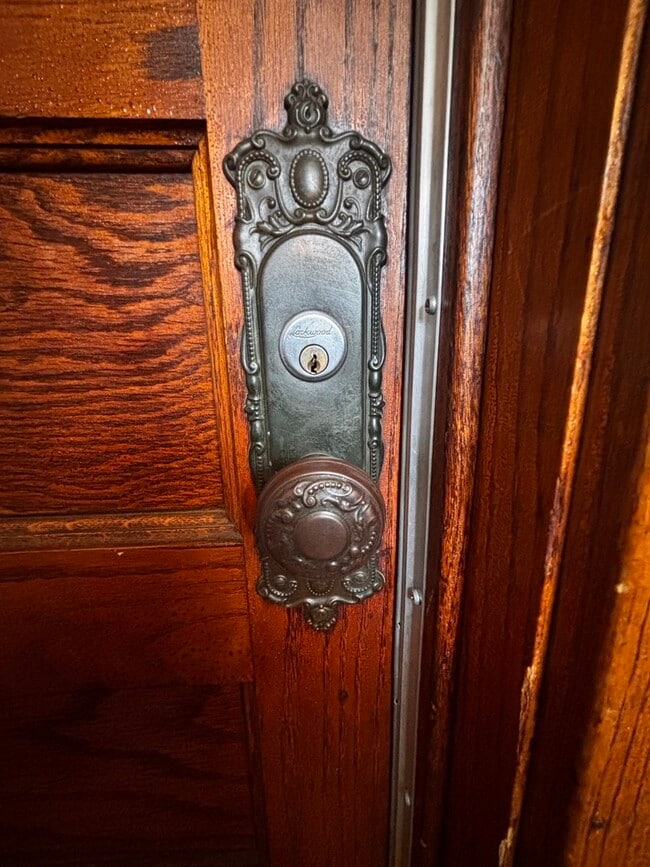 Photo - 2474 W Hutchinson St