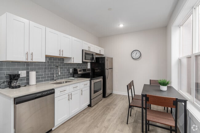 1BR, 1BA - 603SF - Kitchen