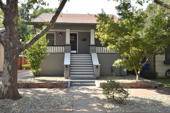 Photo - 306 24th St House